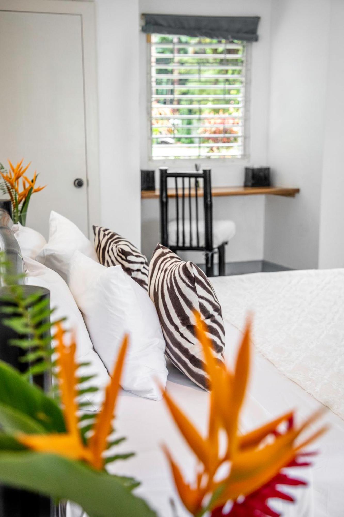 ホテル Lf Jungle Retreat Drapers エクステリア 写真