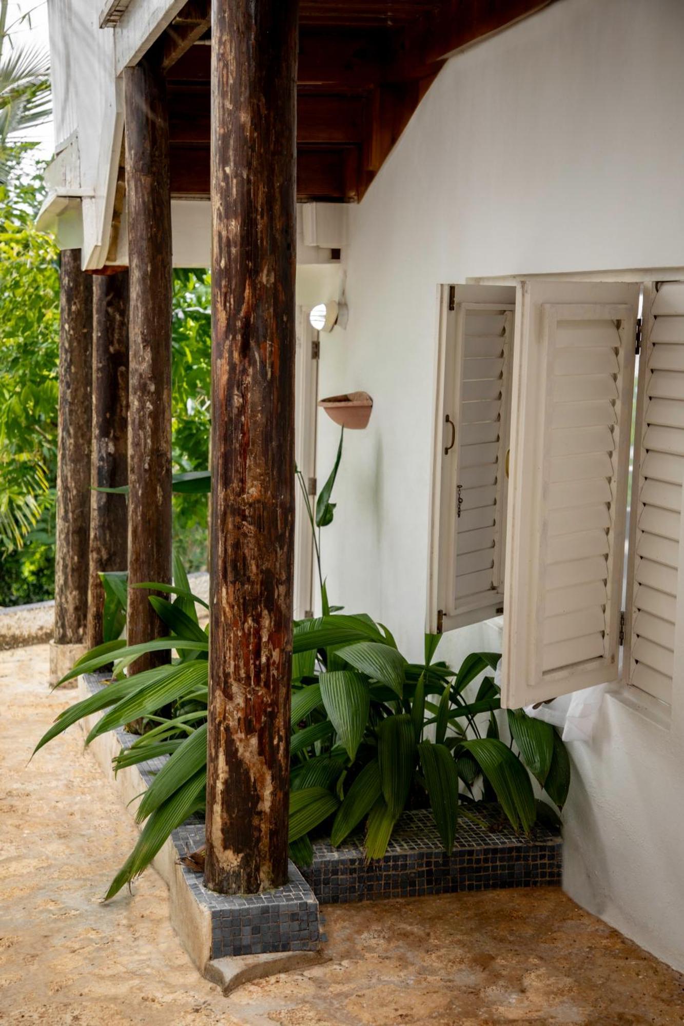 ホテル Lf Jungle Retreat Drapers エクステリア 写真