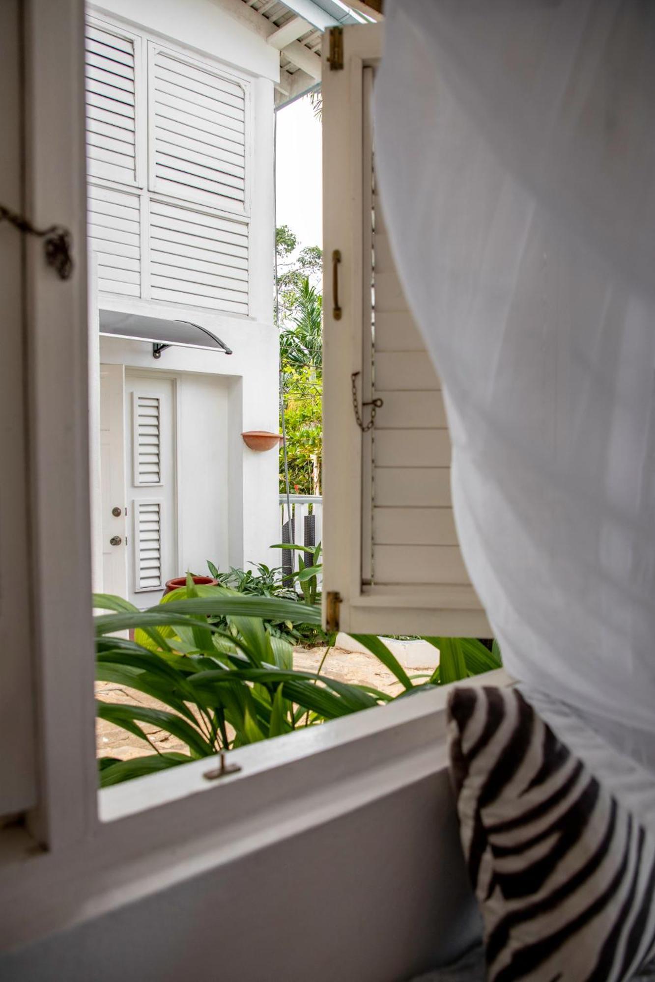 ホテル Lf Jungle Retreat Drapers エクステリア 写真