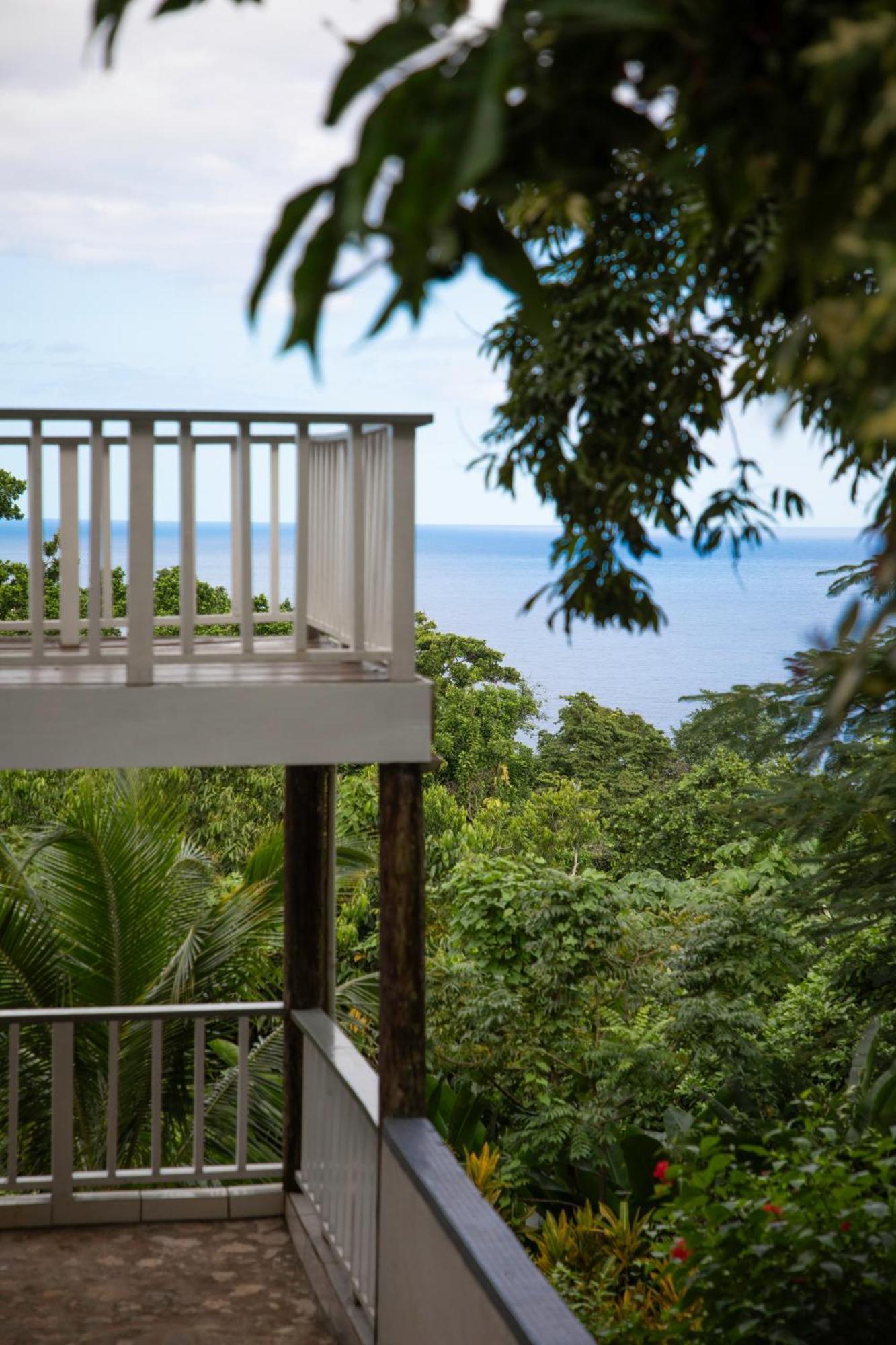 ホテル Lf Jungle Retreat Drapers エクステリア 写真